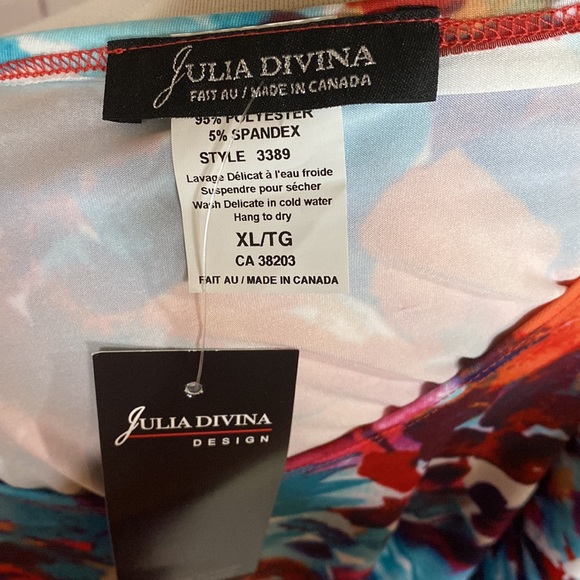 NWT floral top - Picture 3 of 3